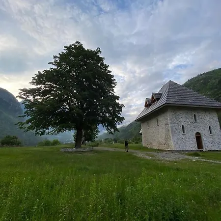 Casa de hóspedes Bujtina Carku *