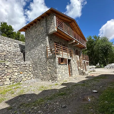 Bujtina Carku Casa de hóspedes