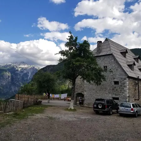 Bujtina Carku Guest house *