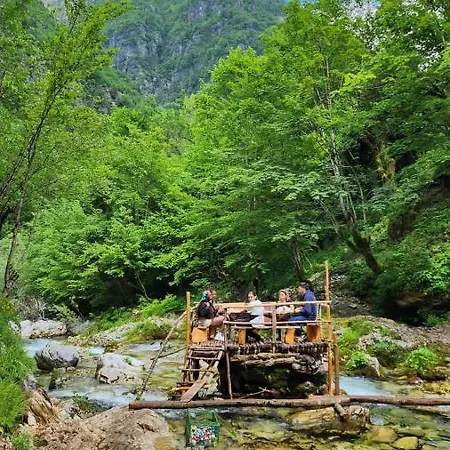 Bujtina Carku Guest house