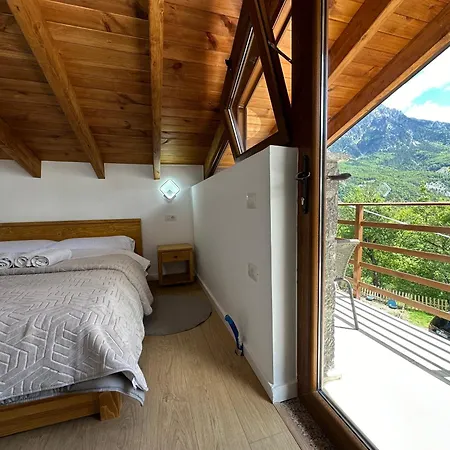 Guest house Bujtina Carku *