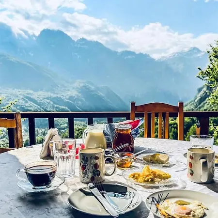 Bujtina Carku Guest house