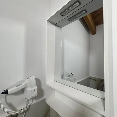 Bujtina Carku Penzion Theth