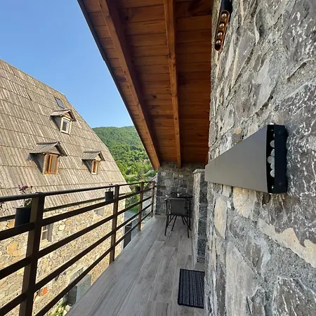 Guest house Bujtina Carku *