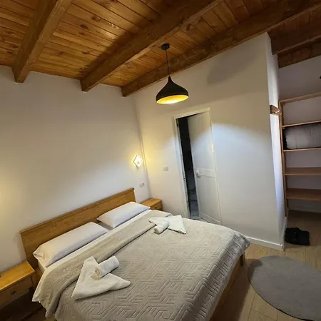 Bujtina Carku Guest house *