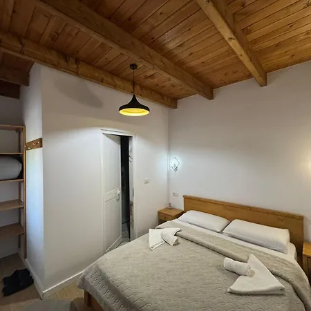 Bujtina Carku * Theth