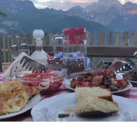 Guest house Bujtina Carku
