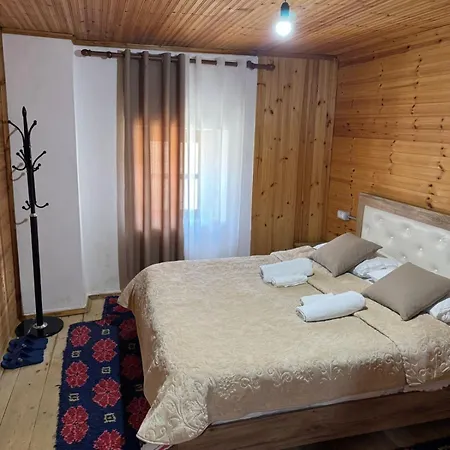 Bujtina Carku *