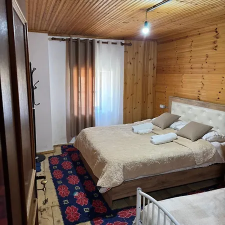 Bujtina Carku Тети