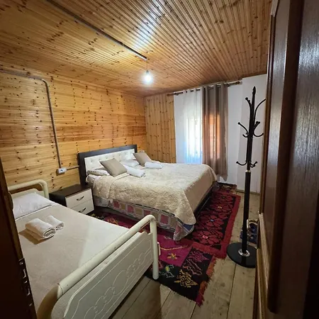 Bujtina Carku *