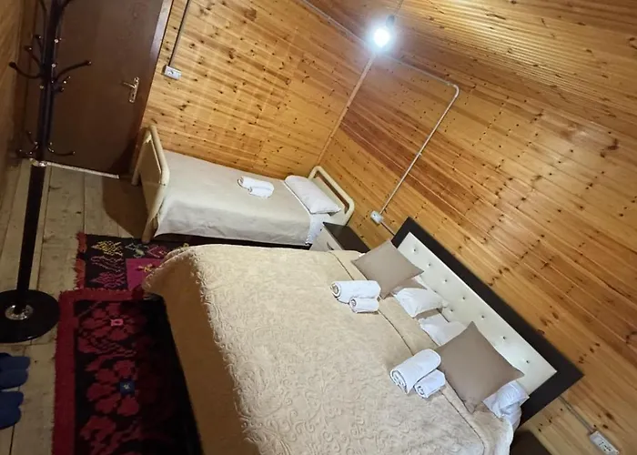 Bujtina Carku בית הארחה