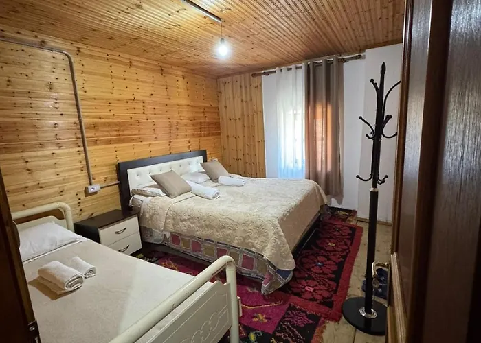 Bujtina Carku *