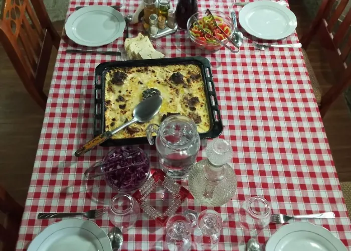 Bujtina Carku *